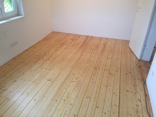 Alter Dielenboden geschliffen und lackiert