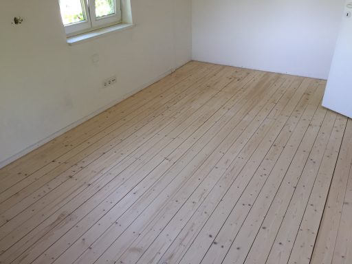 Alter Dielenboden nach dem Schleifen
